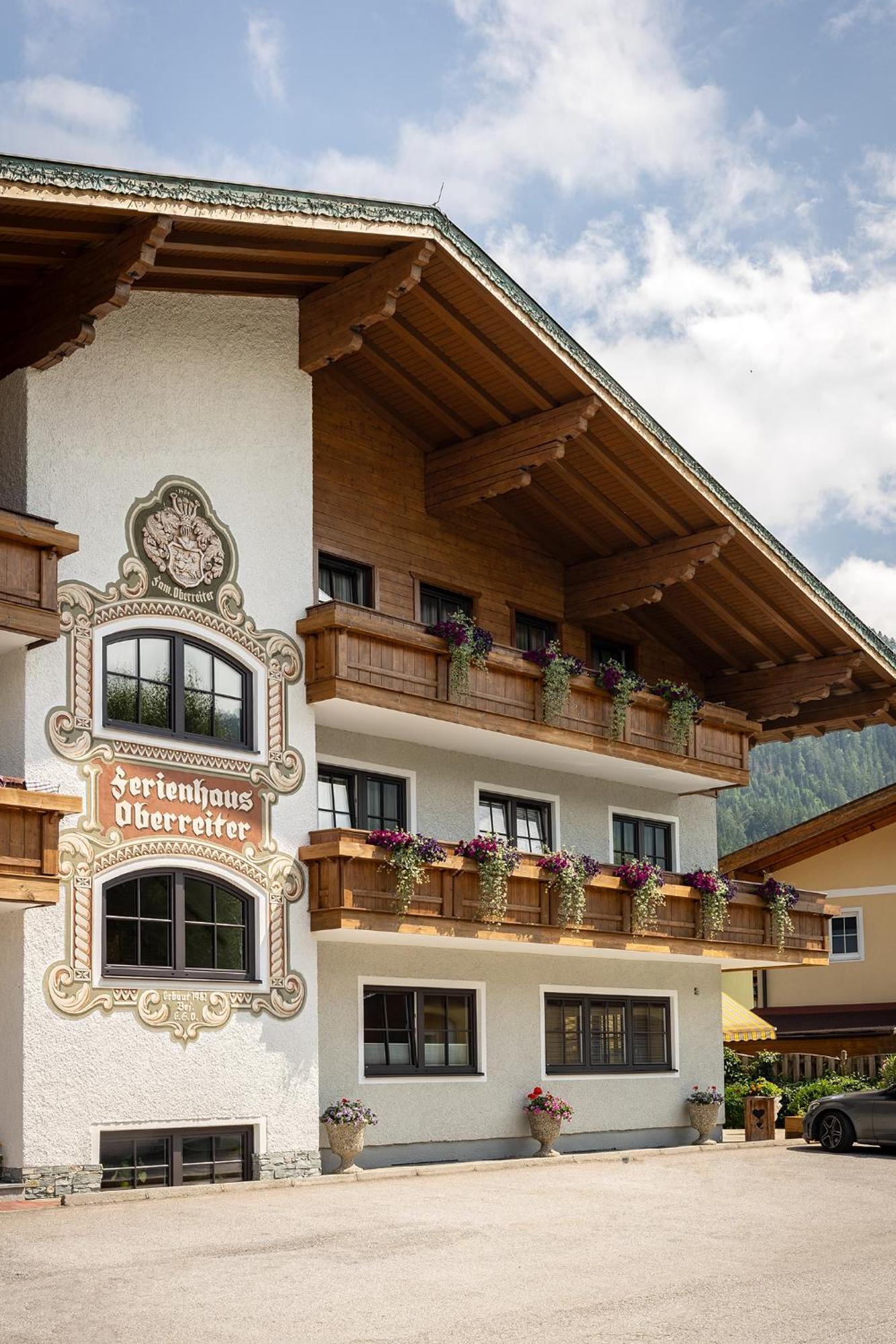 Ferienhaus Helmuth Oberreiter Bed & Breakfast Flachau Exterior photo